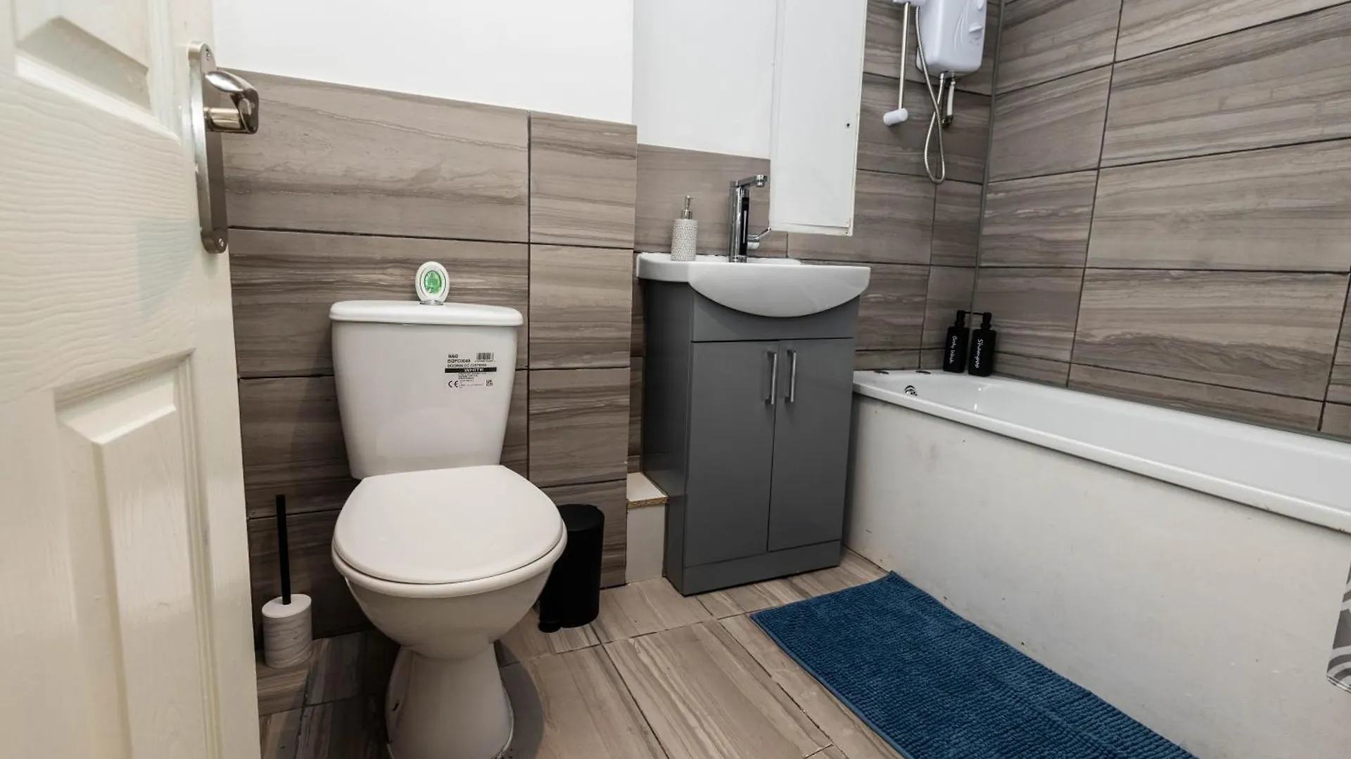 Sleeps4-Sofabed-Closetocity-Freeparking London Apartment