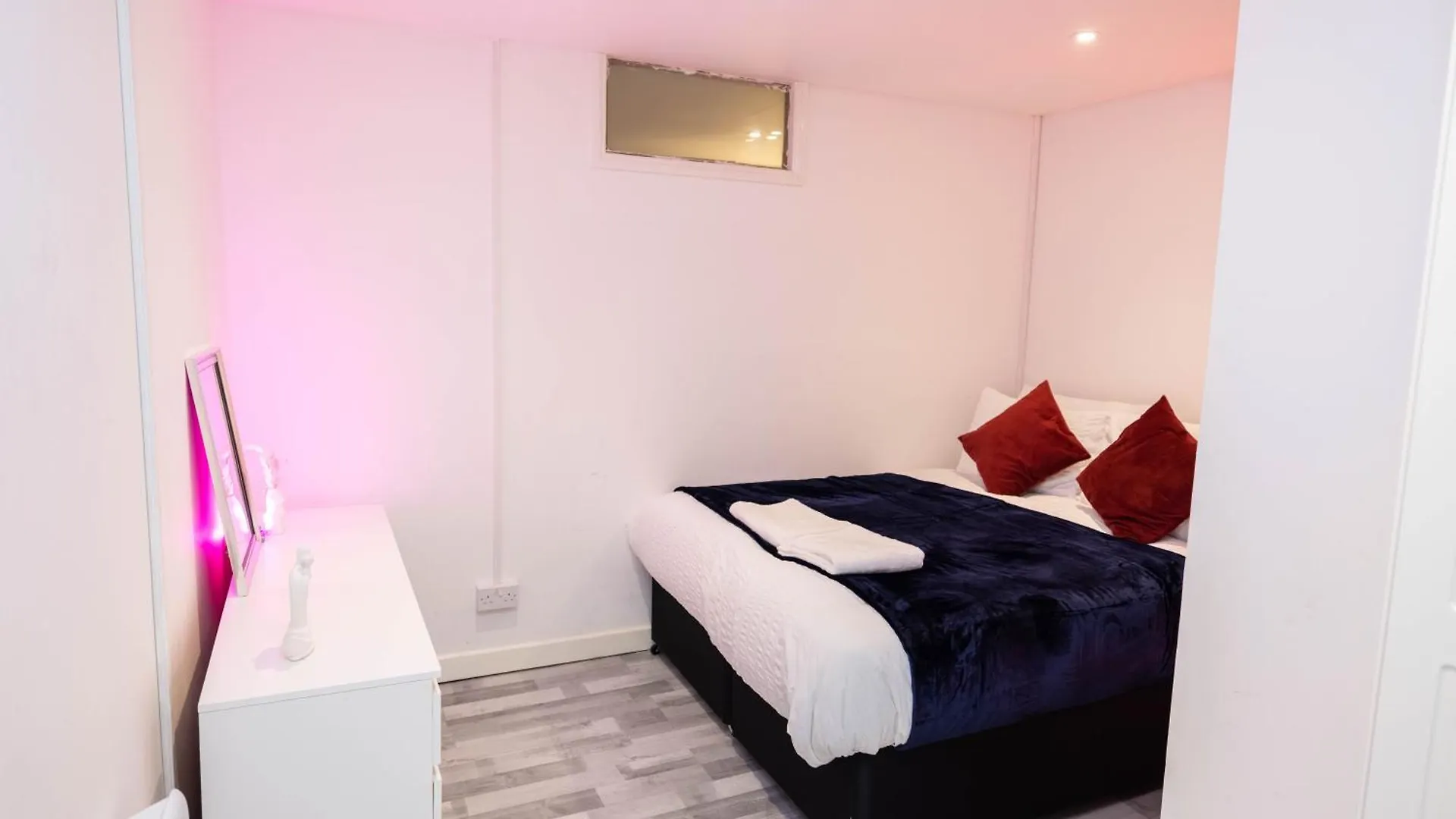 Sleeps4-Sofabed-Closetocity-Freeparking London 0*,