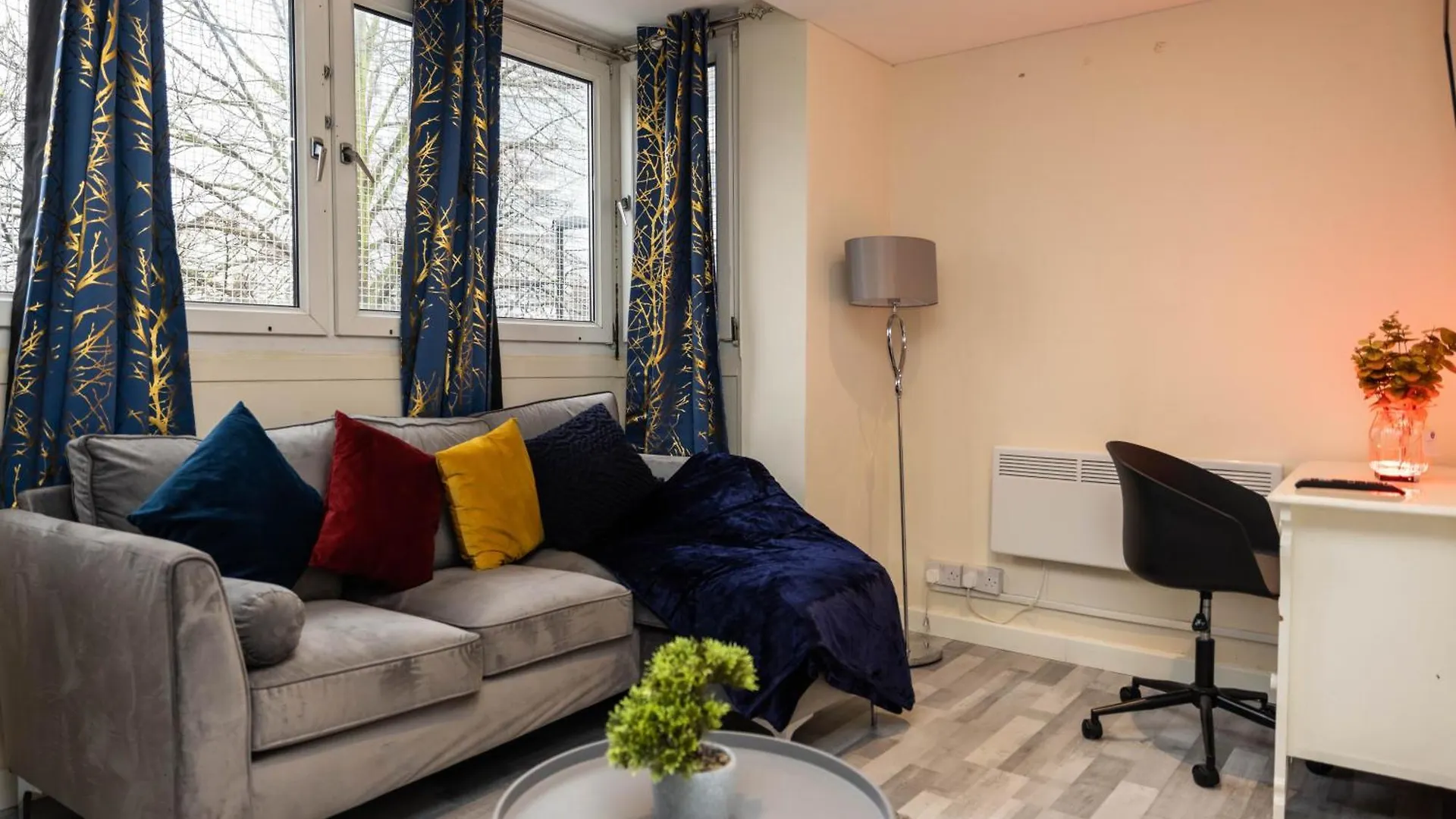 Sleeps4-Sofabed-Closetocity-Freeparking London